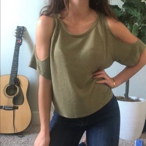 🔹3/$20 DIVIDED | H&M Olive cold shoulder Top
